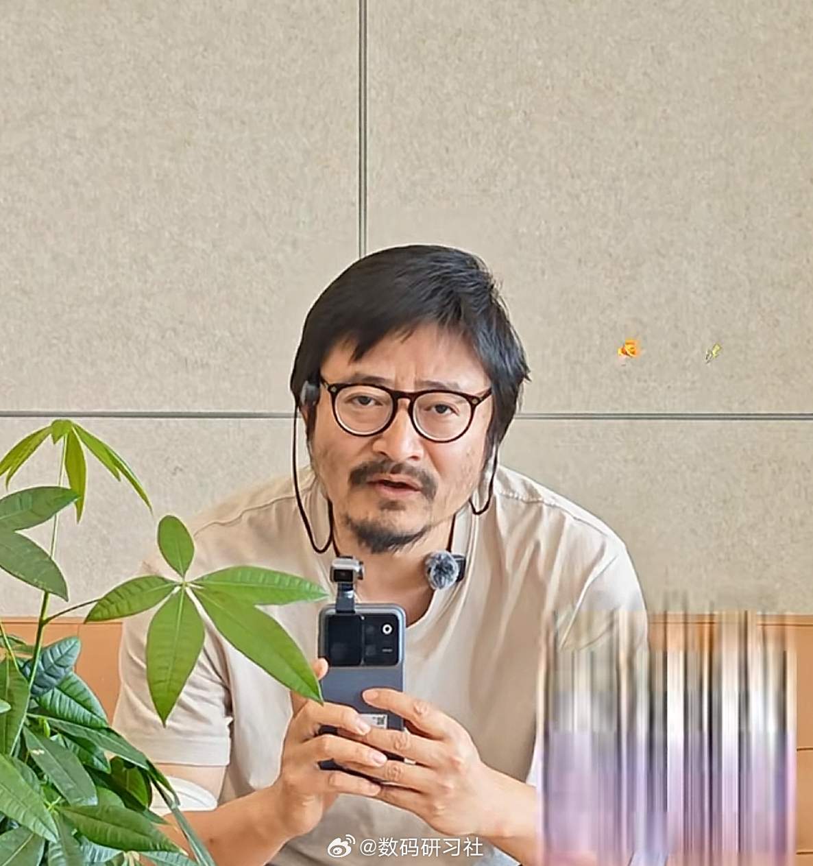 罗工入驻抖音、小红书了，萝卜手机很吸睛呀~科技数码数码资讯荣耀