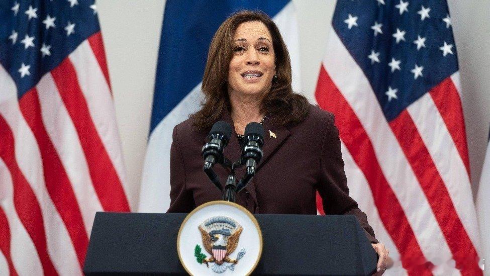 凤凰新闻【哈里斯：美国人不想打伊朗，特朗普意图“转移焦点”】美国前副总统卡玛拉•