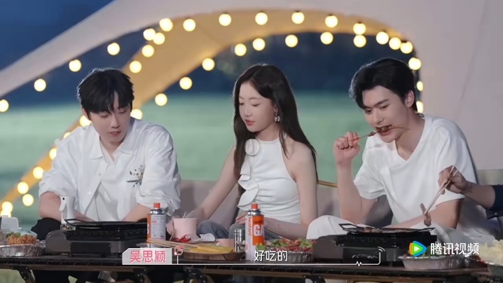 心动9最不吃女嘉宾捧场之人心动的信号 五人约会实则两两甜蜜，剩下三个只能在烧烤摊