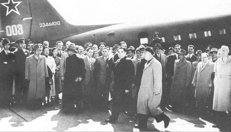 1954年4月24日，周恩来一行抵达日内瓦。