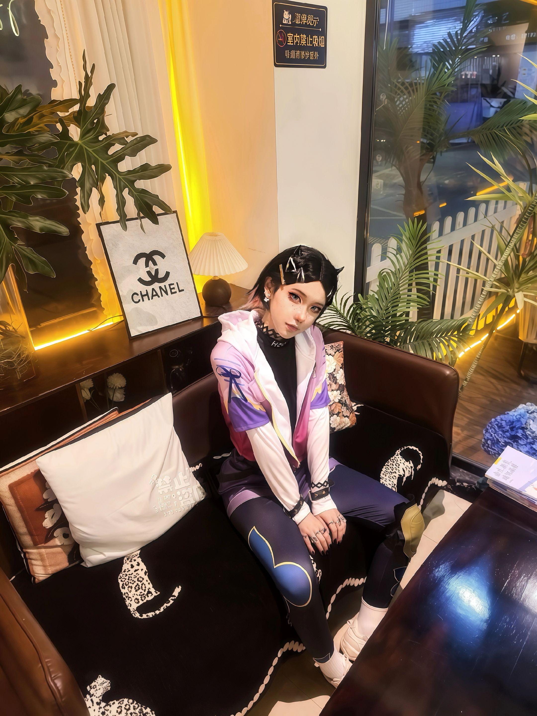 问你打不打瓦 你说让我照照镜子 我照了一下还被自己帅晕了，随机挑个妹子吻醒我