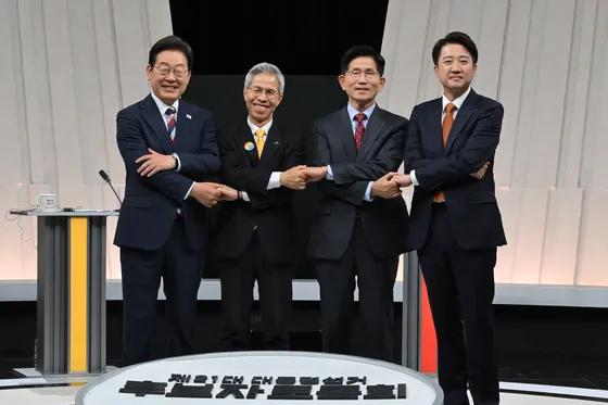 27日最后一场电视辩论结束
金文洙民主党弹劾31人
李在明只有13件。
两个数字