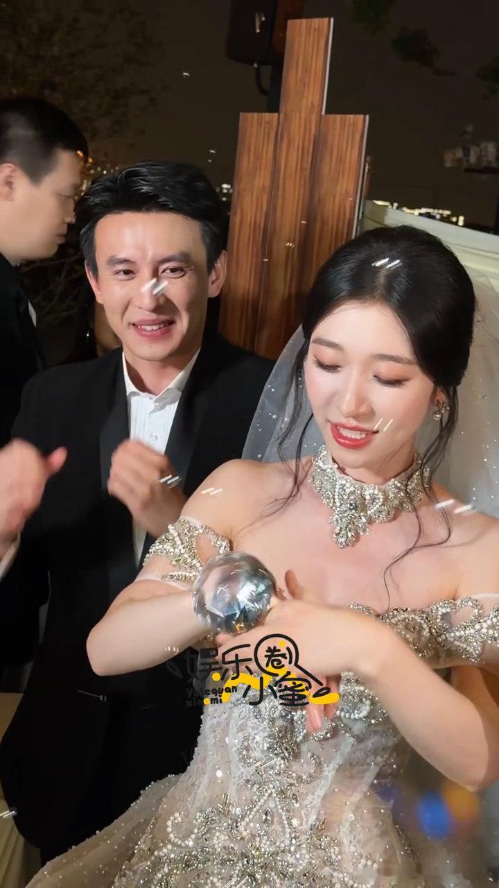 剧宣还是你们短国更会啊 剧宣还是短国更会啊 王格格刘萧旭的剧宣现场太有氛围感了，