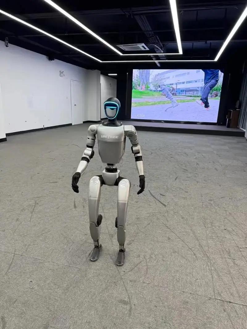 美国这是妒忌我们“到家”了！宇树刚在春晚露脸就被拉黑，这波操作太酸

大伙儿发现