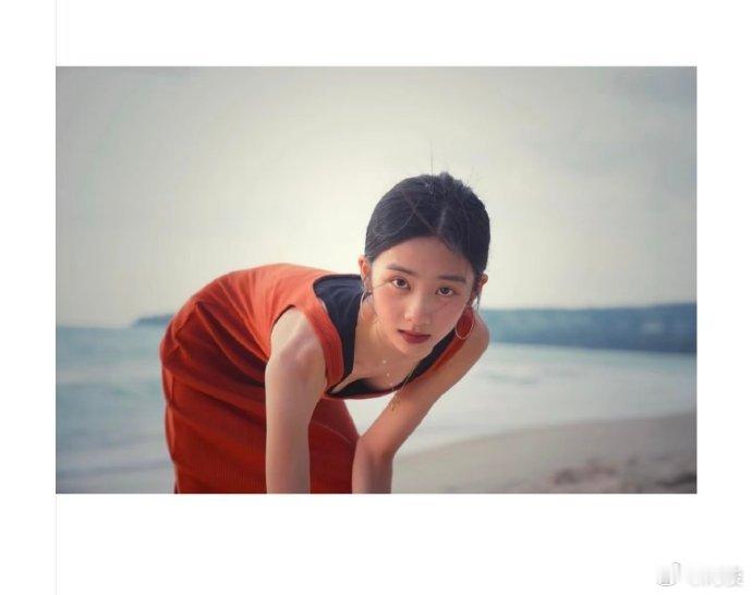 黄多多近照，跟妈妈一模一样，好基因没浪费[可爱] 