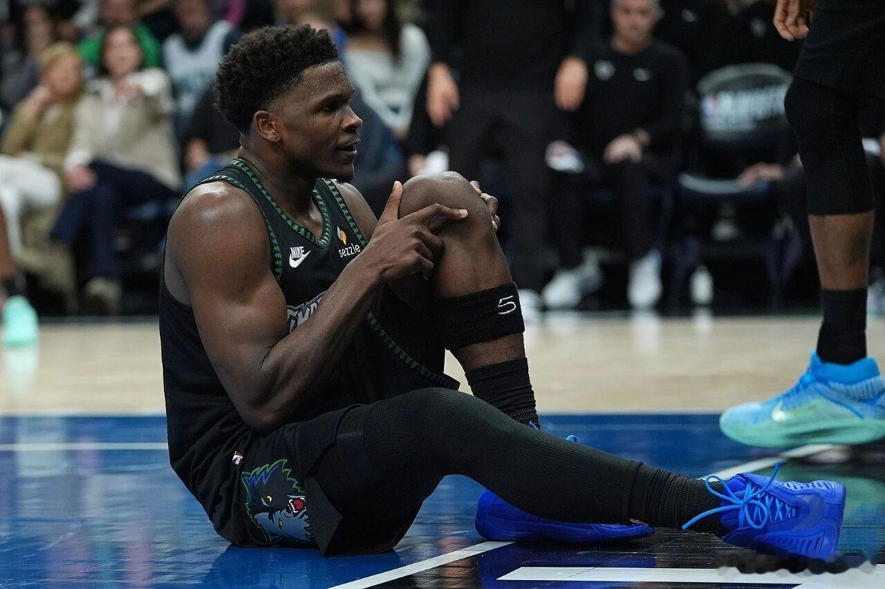 NBA｜森林狼官方：爱德华兹左膝过度伸展、伴有骨头挫伤，目前状态为每周观察森林狼