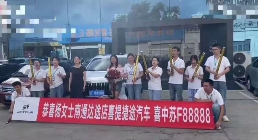 2025年，还有人花几百万买蓝牌，是我肤浅了… ​​​