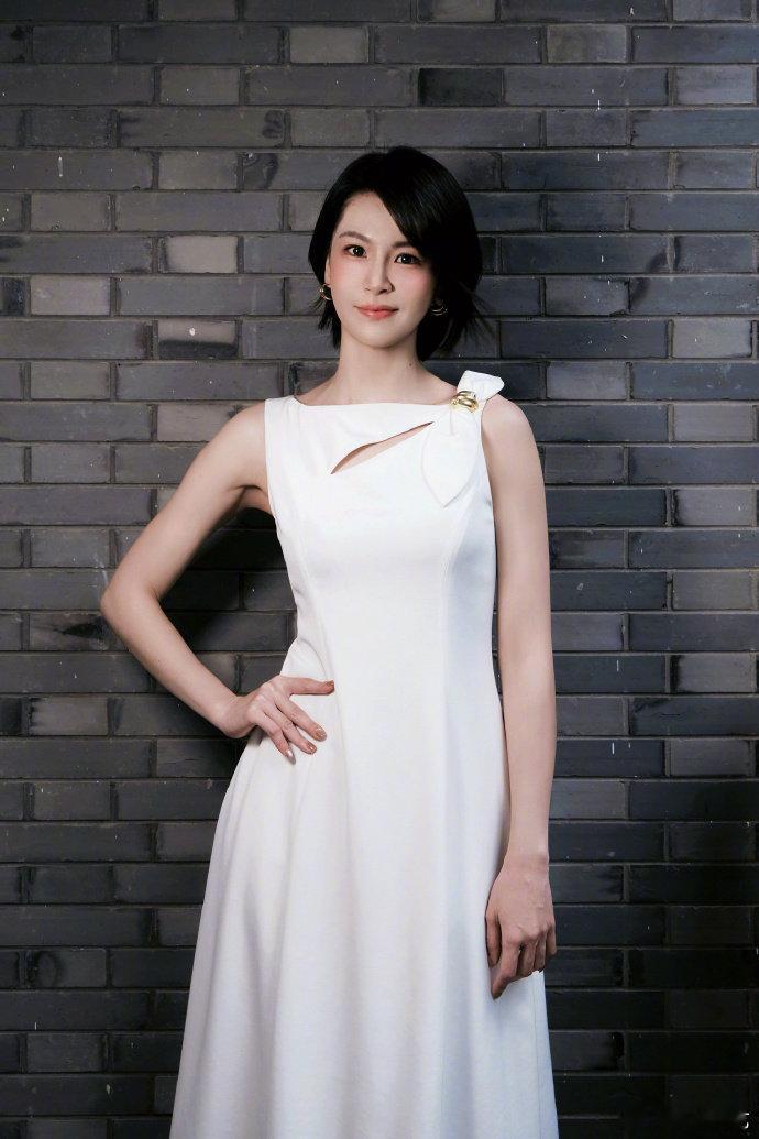 曾沛慈眼泪KTV曾沛慈眼泪 KTV，歌声是出口，眼泪是情绪，氛围感直接拉满 ​​