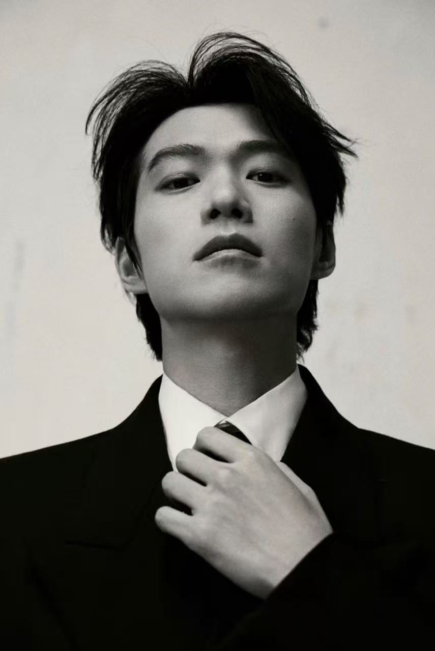 田曦薇魏大勋 赢家 没开机没官宣的剧，广场就别bb了，影视寒冬啊！粉丝们别上赶着