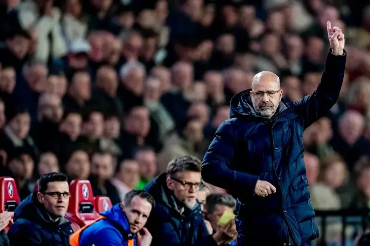 埃因霍温6-2大胜那不勒斯