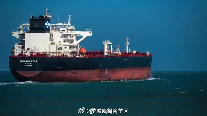 【#受到中东局势影响国际油价大幅上涨#】受中东局势持续升级影响，国际油价大幅上涨