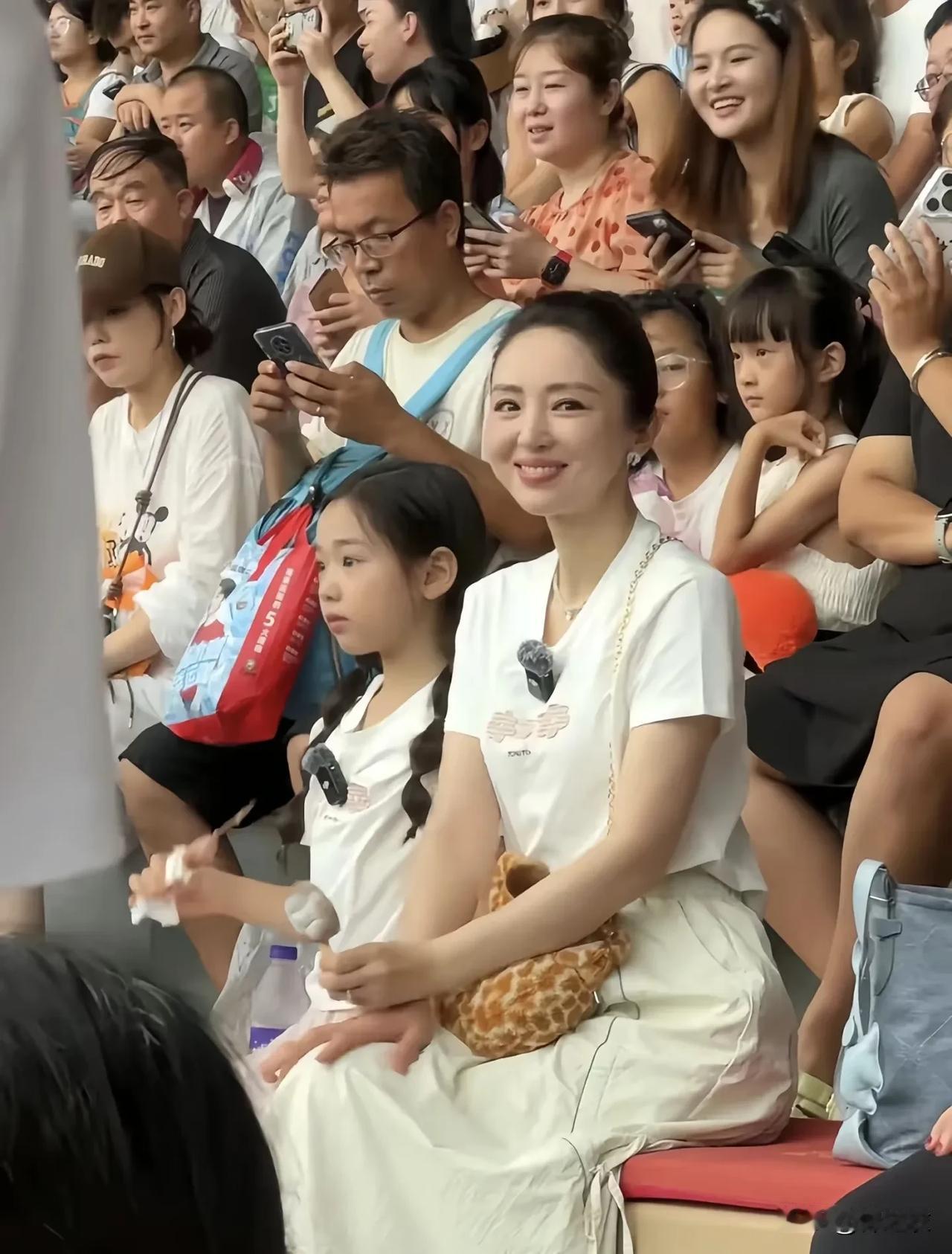 我以前真没想到董璇是这样的，我记得小时候看美女如林那部电视剧，虽然里面好几个美女