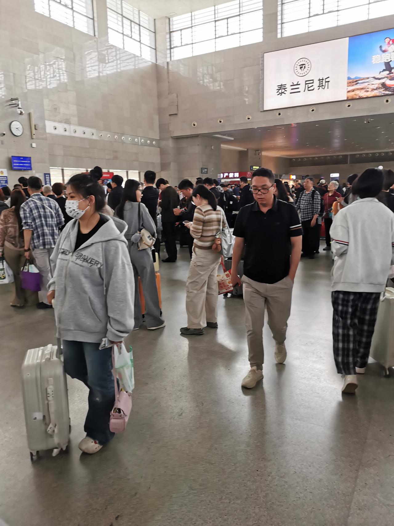 一个网友问了一系列的新问题，让我震惊！他可是一位农民啊。
     什么是超算中