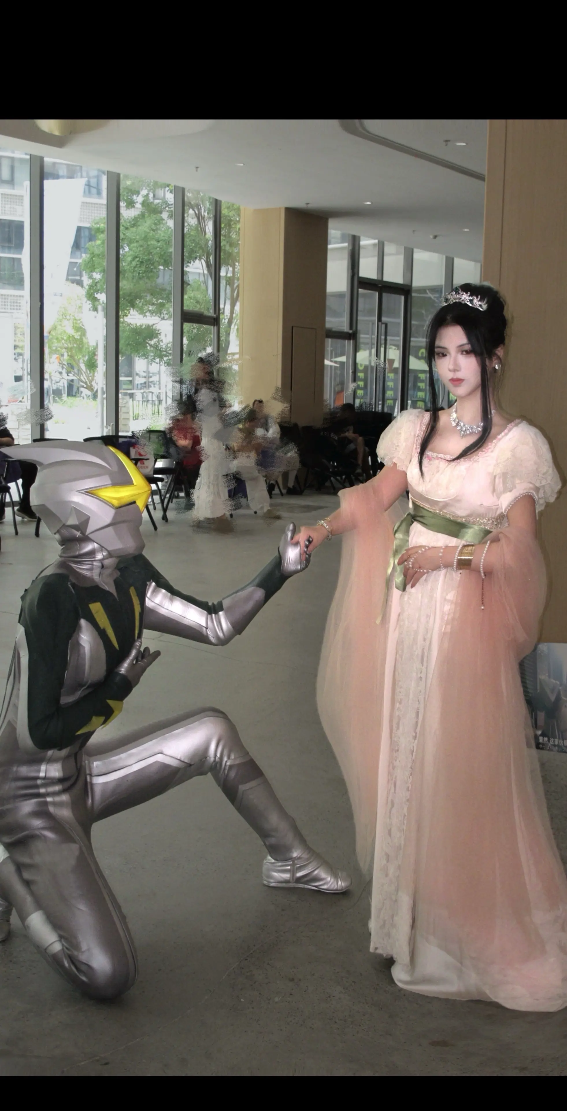 陪你将情节改写。腿比我命长的镜子骑士  公主：我  摄影：阿震