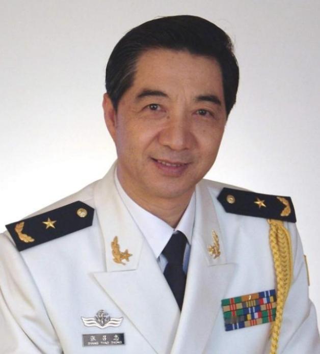 [中国赞]特朗普第一次当选总统的时候，局座张召忠曾经风趣的说：如果他连任两届的话