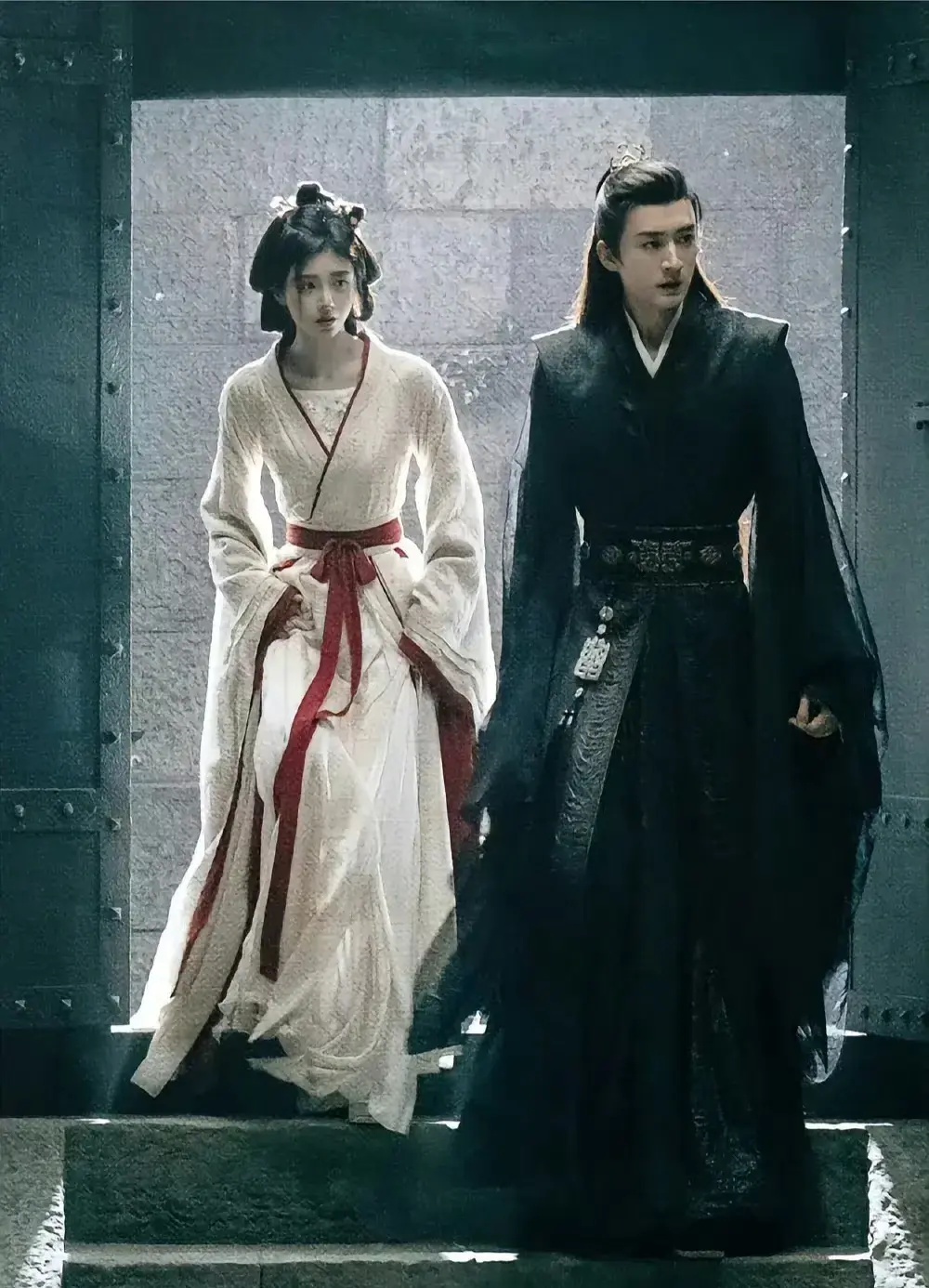 为什么刘学义和鞠婧祎就不会被人说是中老年古偶，而和唐嫣的就被说 ​​​