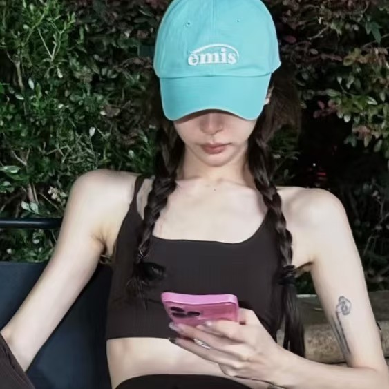 这是谁P图竟然把手机都P歪了 ​​​