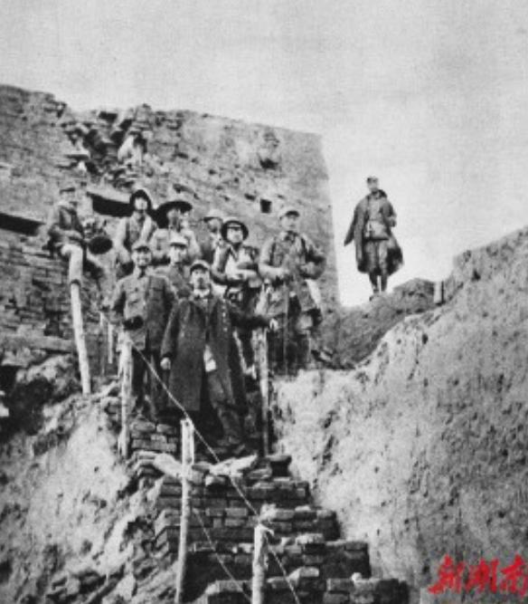 1939年，386旅副旅长许世友和政委王新亭打架，旅长陈赓上报师长刘伯承，刘帅直