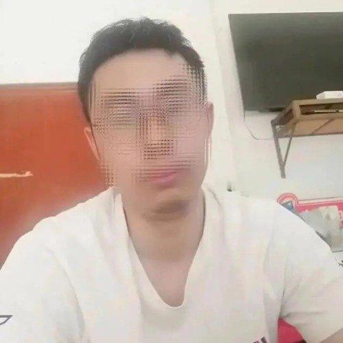 检察官为儿子强奸未成年做无罪辩护

湖南永州刘某赟被控强奸幼女案，因辩护人系其父