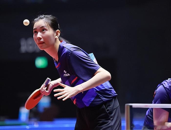 23岁国乒第一美女闪耀：助孙颖莎女团冲冠
她被誉为国乒第一美女，身材高挑，容颜美