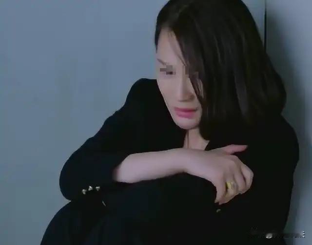 **他亲了一下女下属，丢了工作、自由和体面——北京这场“5秒钟的失控”，不是冤案