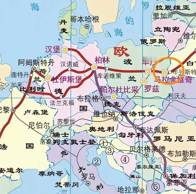 中欧班列是中国与欧洲的经济命脉，绝不能出现北溪二那样的情况
俄国与白俄罗斯最近进