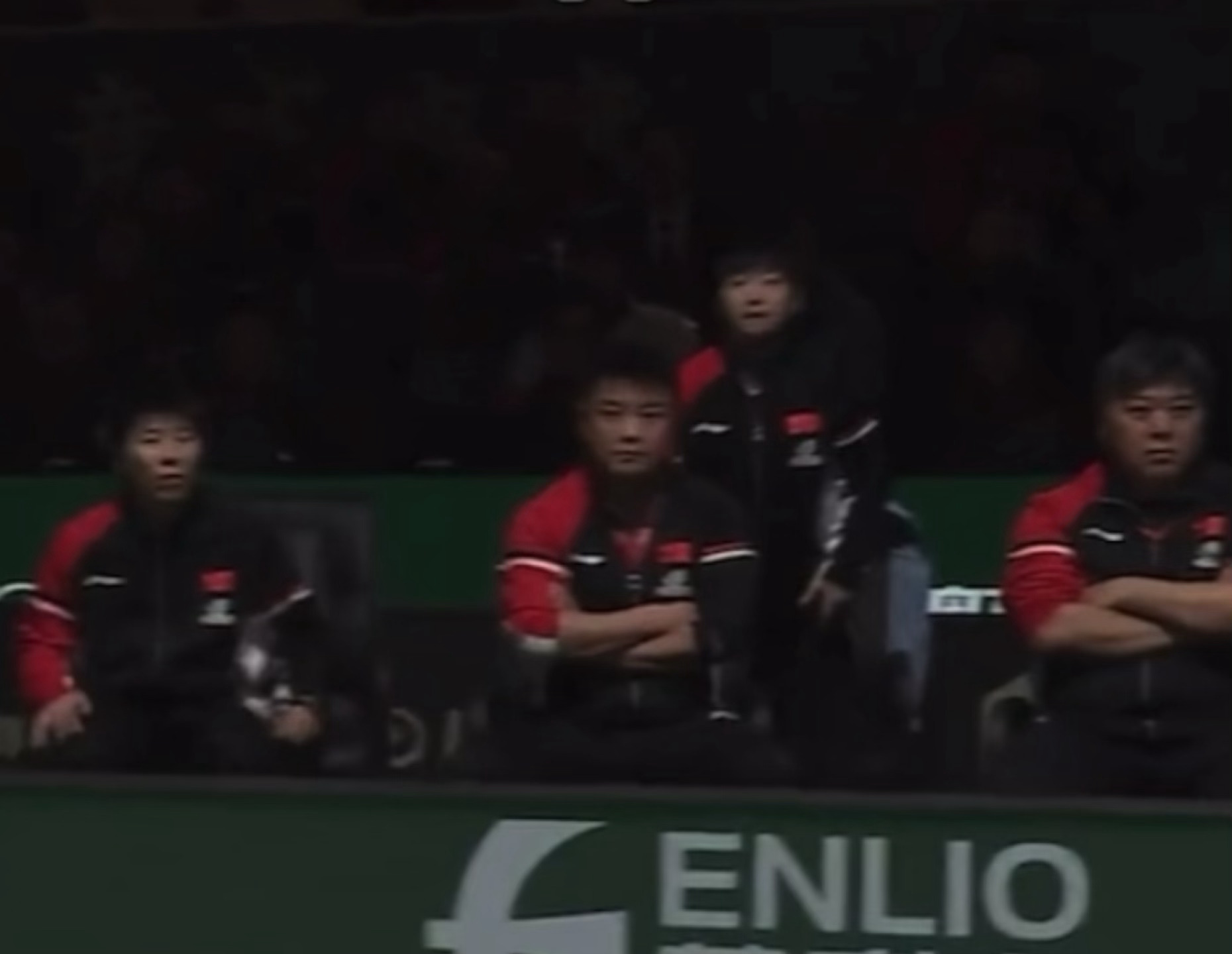 男双最后一球 原来小莎又躲在椅子后面了啊然后又第一个站起来 妹妹啊妹妹啊🥹 