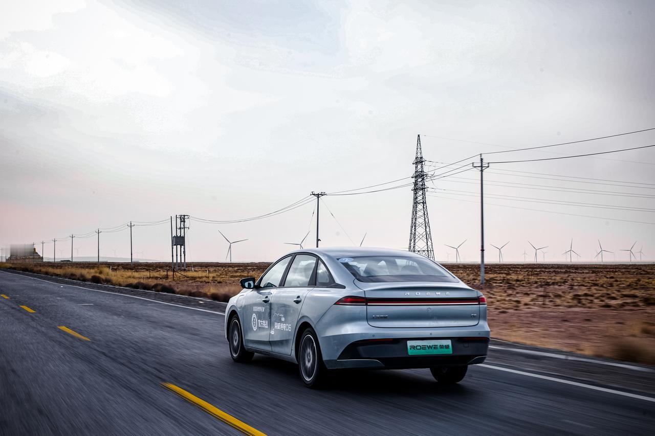 当荣威纯电D6以9.125kWh/100km的能耗穿越青藏公路，这项刷新吉尼斯世