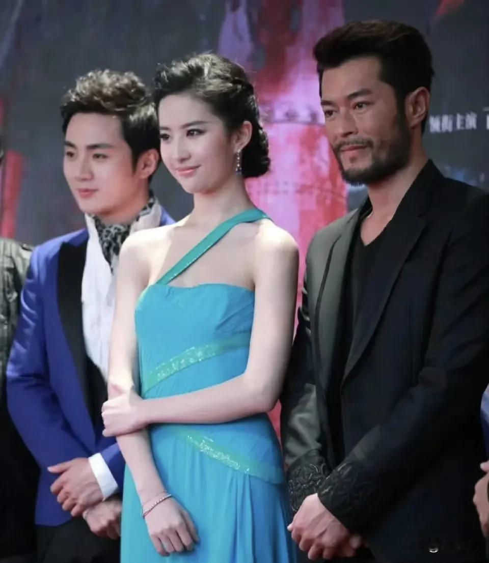 看刘亦菲的剧让我觉得许红豆是许红豆，黄奕玫是黄奕玫，赵盼儿是赵盼儿，同样是哭戏这