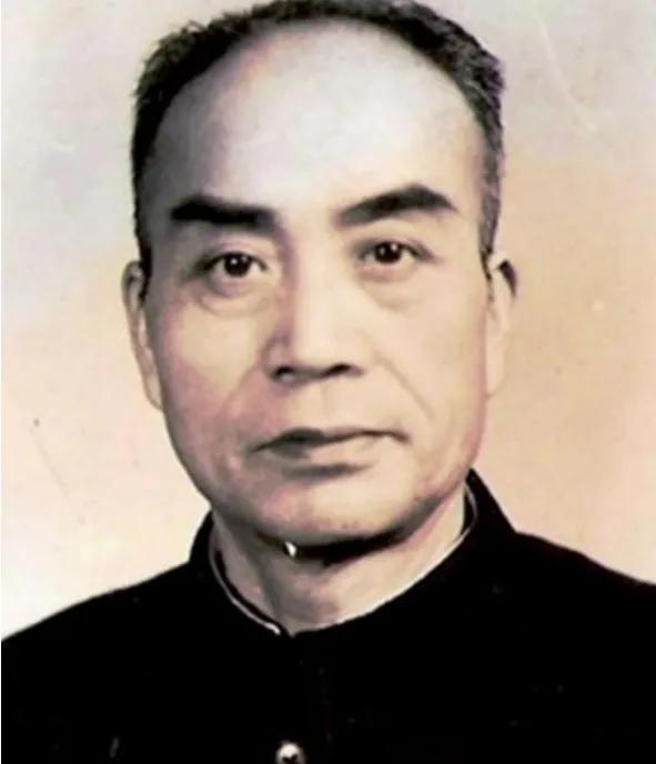 1949年，最有骨气的起义师长：枪可以交，城可以让，但这一枪，我死也不开！

1