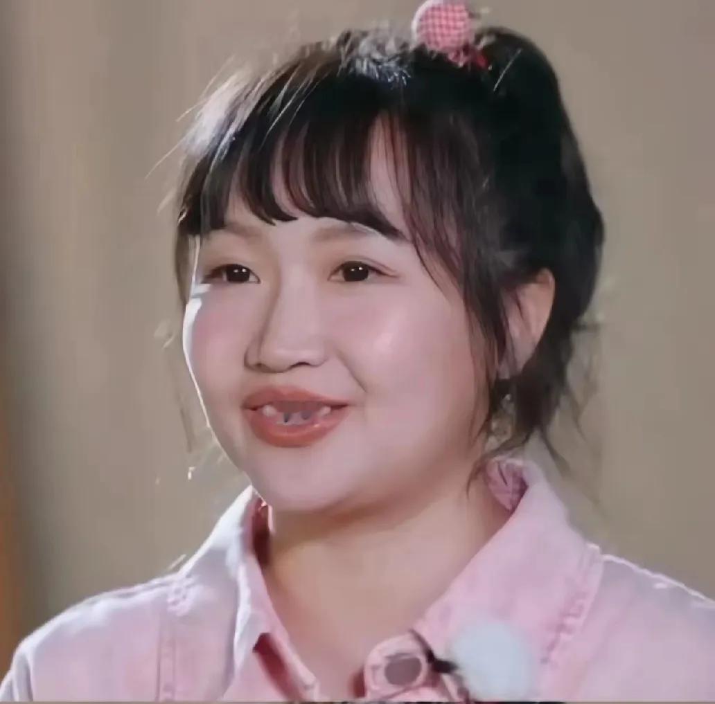 其实麦琳也是希望李行亮好的吧。
他们夫妻俩参加了这档综艺，最近已经成为大家吐槽的