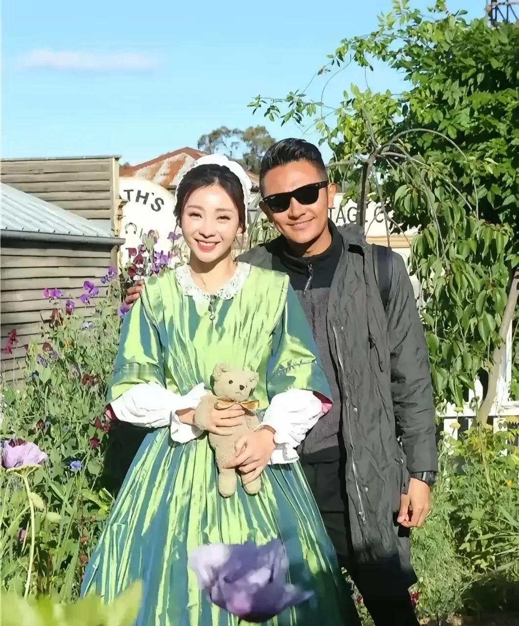 这两人的关系扑朔迷离，到底是朋友还是恋人？前段时间，网上传出他们俩已经见过各自的