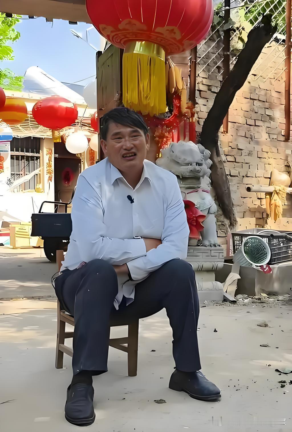 朱之文不去城市住的原因，第一他在利用农民身份，但也真是农民，让大家知道他没脱根，