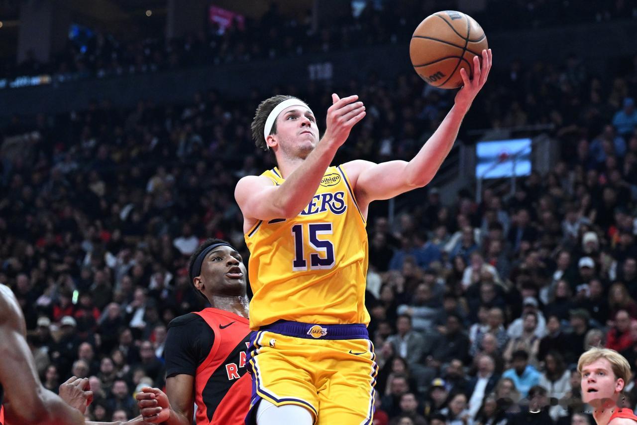 可惜了，彻底无缘最快进步球员奖项！
本赛季，里夫斯再度把自己的表现提升了一个档次