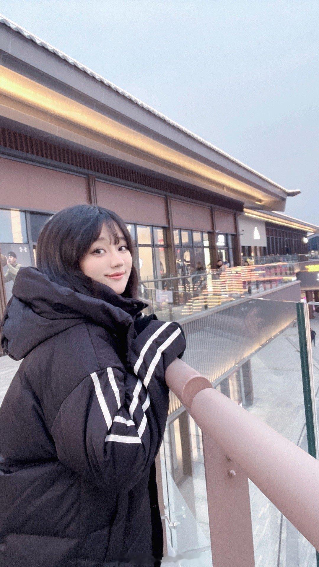 #李小锤的游戏日常[超话]# 大家都放假了嘛～～～～ ​​​