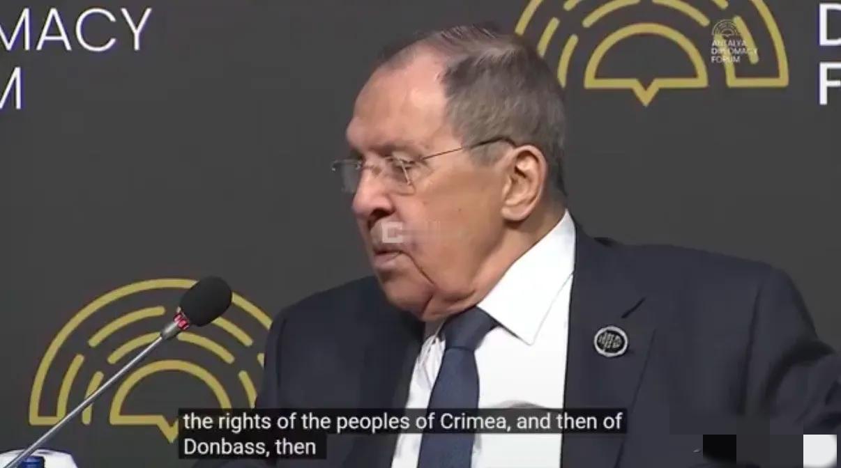 俄罗斯外长拉夫罗夫今天说：“当年在需要承认科索沃独立时，西方搬出了民族自决原则—