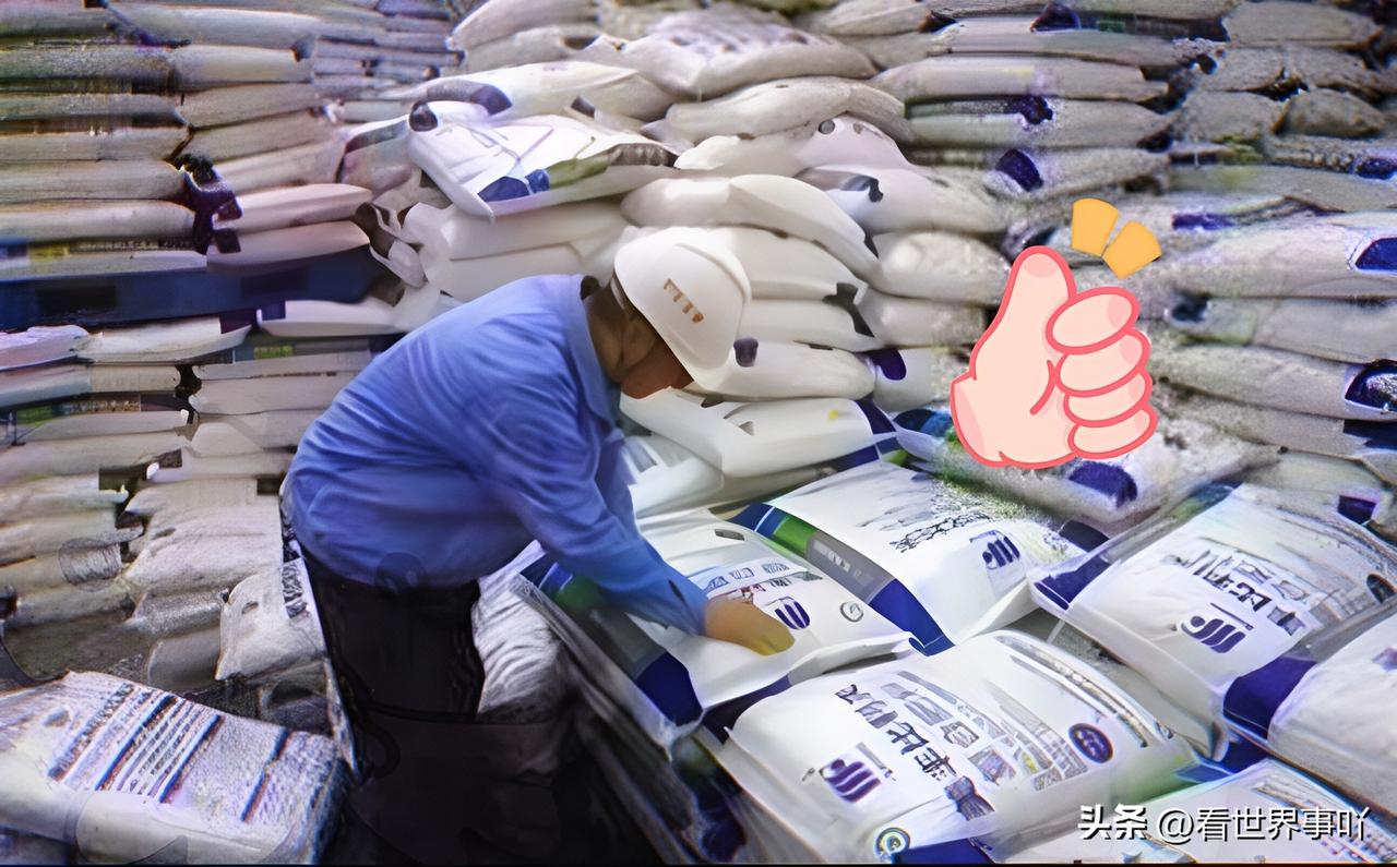 霍尔木兹海峡那边还没消停，谁能想到，咱们西北新疆、宁夏和内蒙的尿素厂却忙得脚不沾