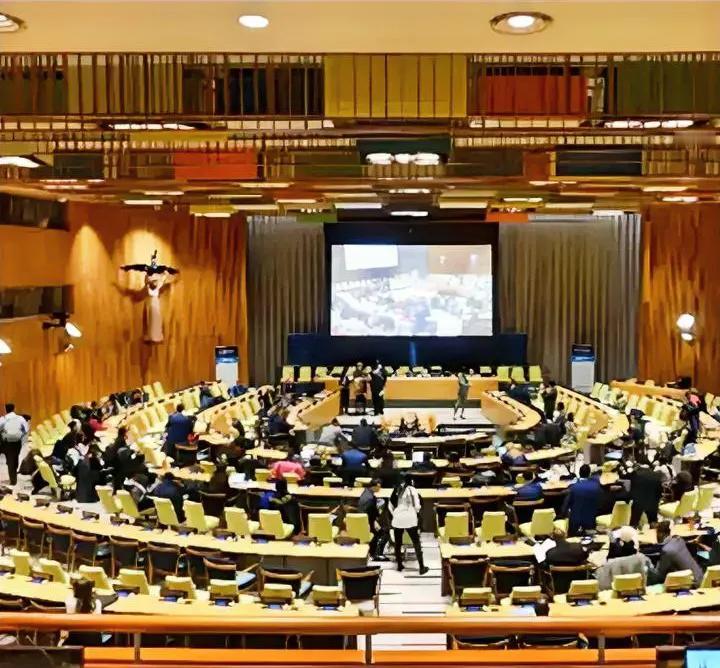 日本这个国家的无耻，你不服都不行，在联合国大会上推动“中，美，俄核裁军”，147