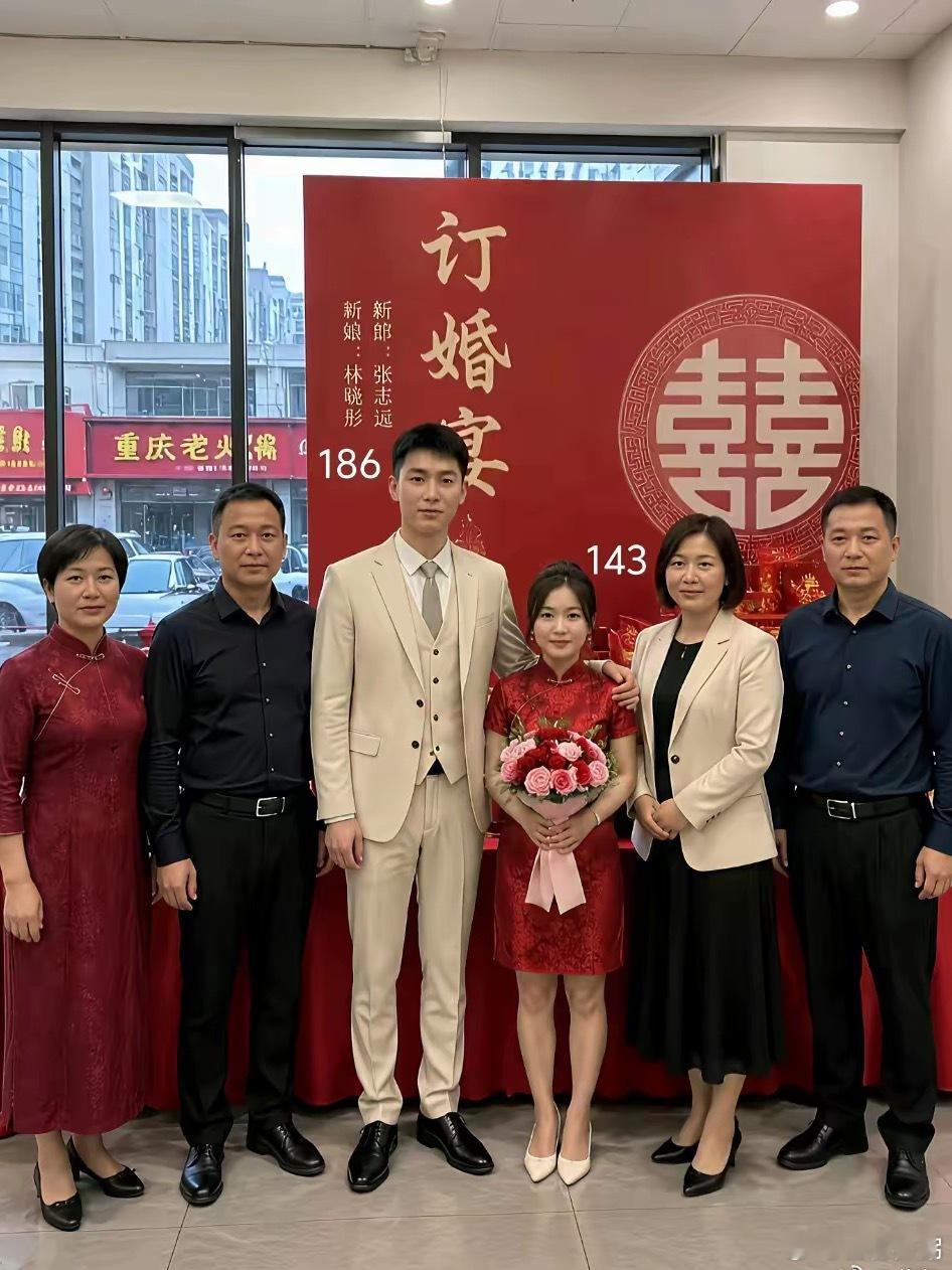 看出来是真爱了 身高不是距离 ​​​