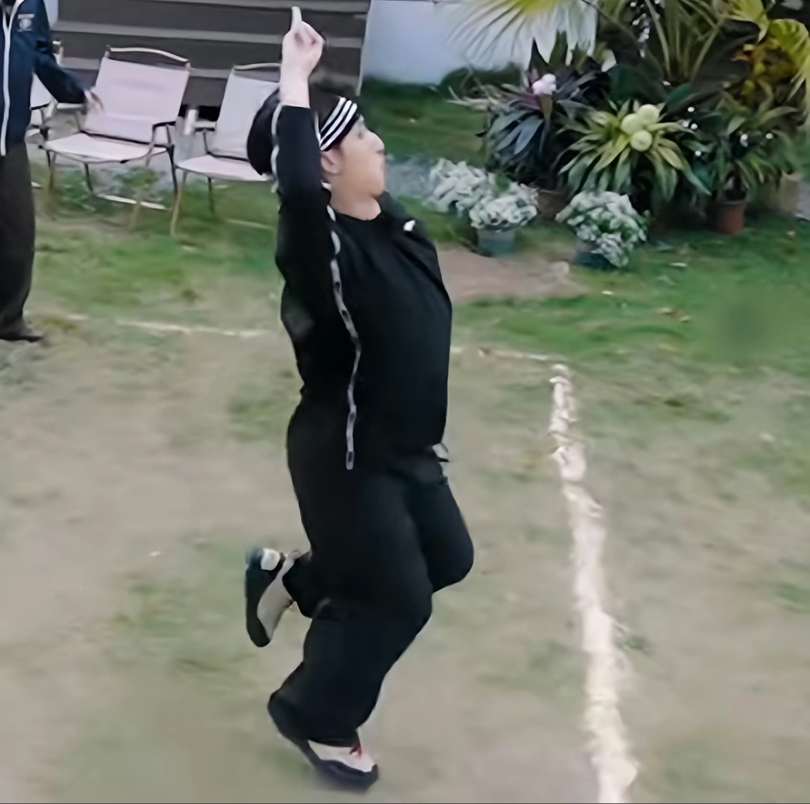 原来是一套啊哈哈哈哈哈哈 
