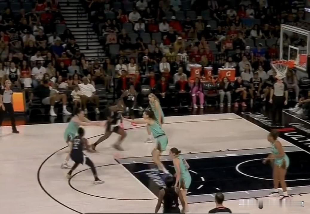 WNBA常规赛战报，韩旭替补13分钟投篮罚篮全中砍12分2篮板，自由人客场战胜王