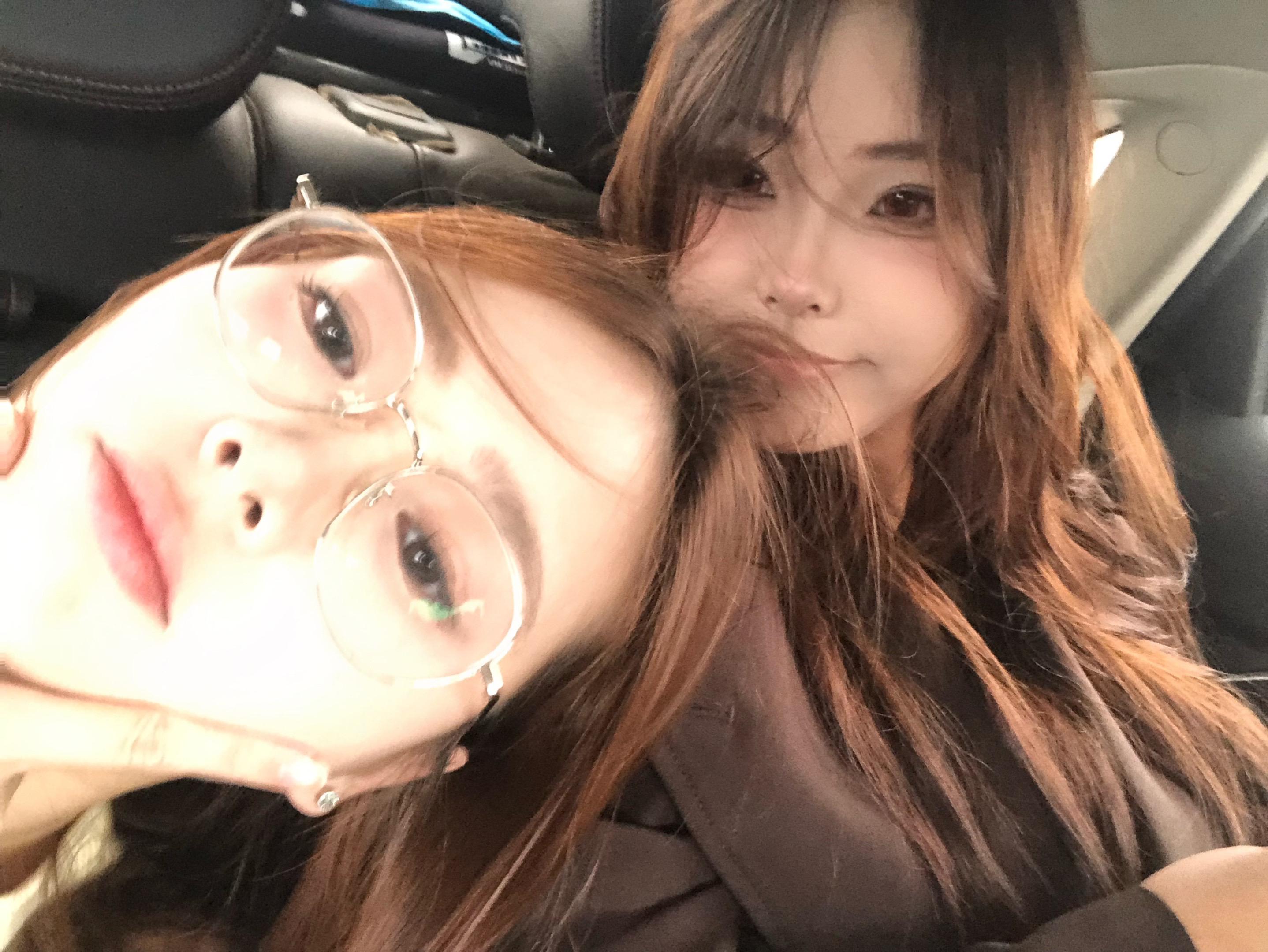 菲菲的猪头靠左，我的猪头靠右 能遇见你是我最幸福的事