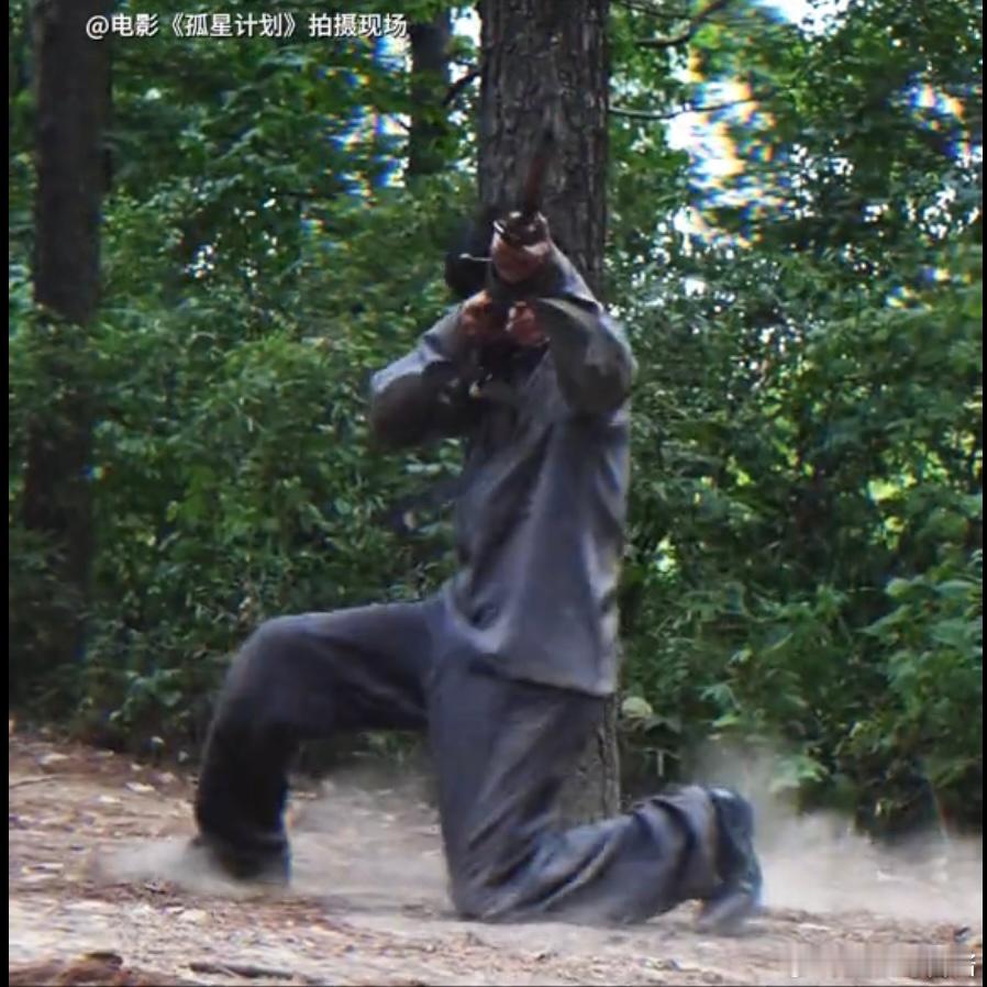 王源李一民逃生丝滑小连招  王源一直都有在不断的突破自我，这次在孤星计划这部电影