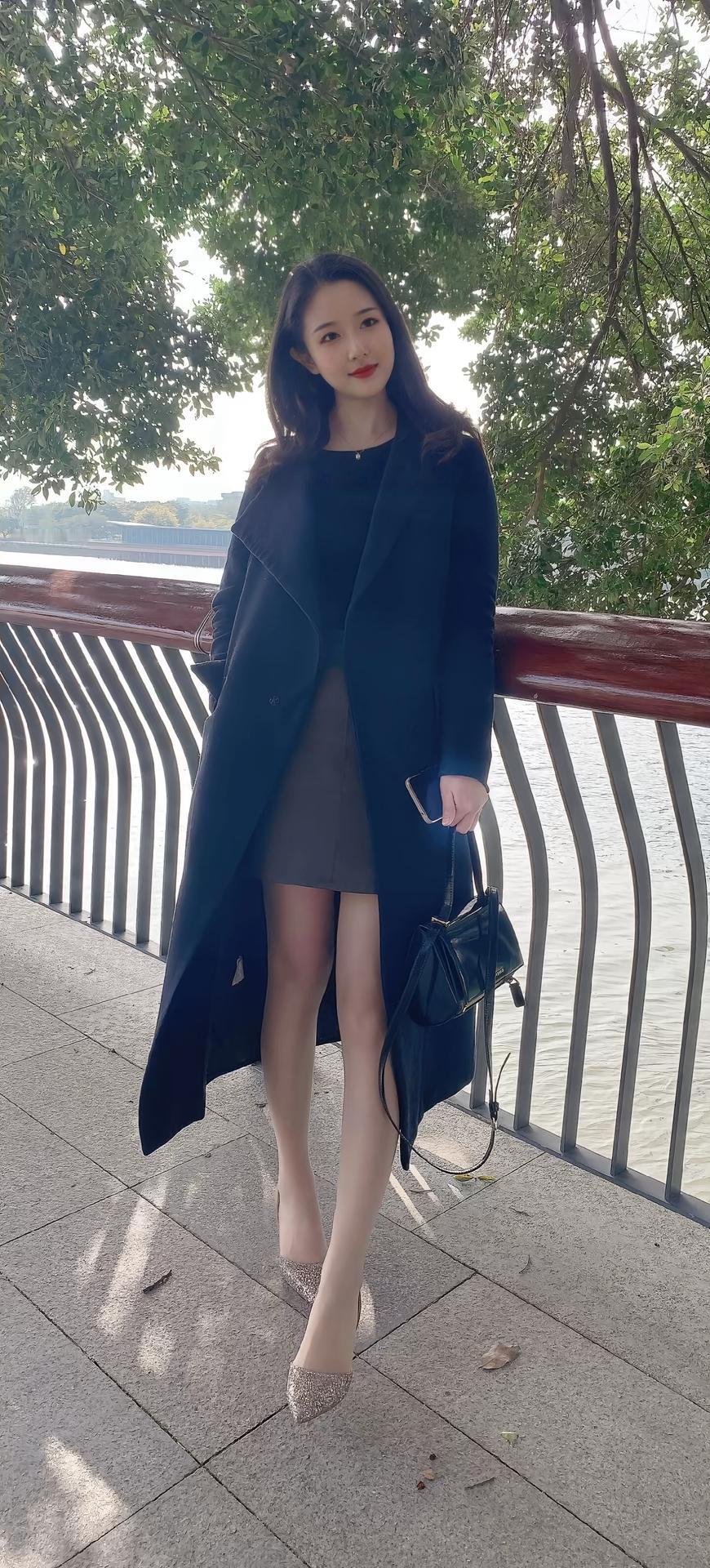 黑色大衣又霎又美