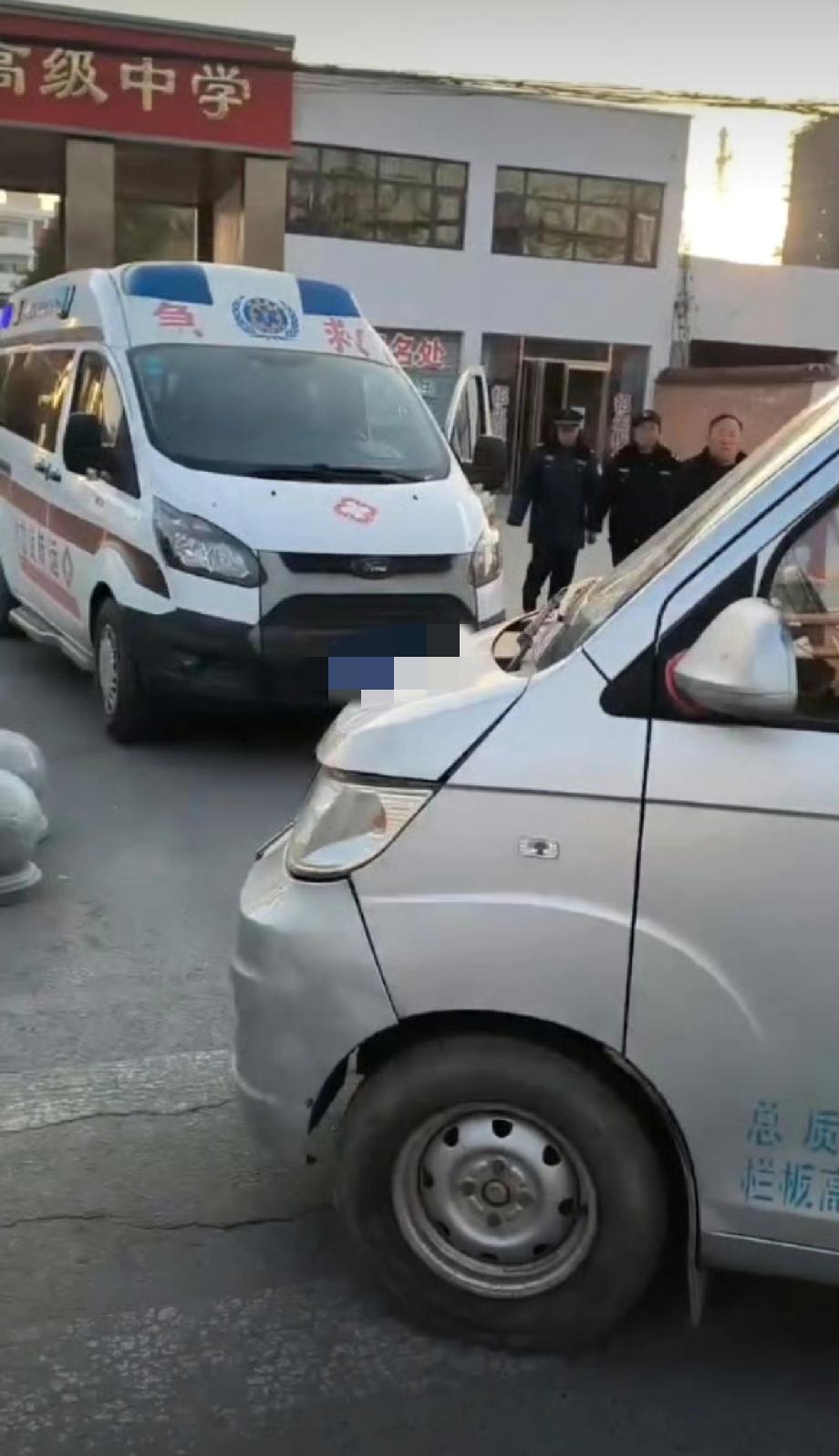 在某音上已经传的沸沸扬扬，其他平台却鲜有报道，这种事情不应该淹没，应该让更多人了