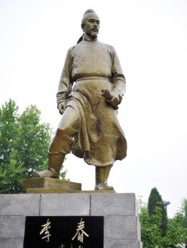 “鲁班不是‘木匠神’，是春秋最锋利的‘反形式主义刺客’：
🗡️ 他造的墨斗，线