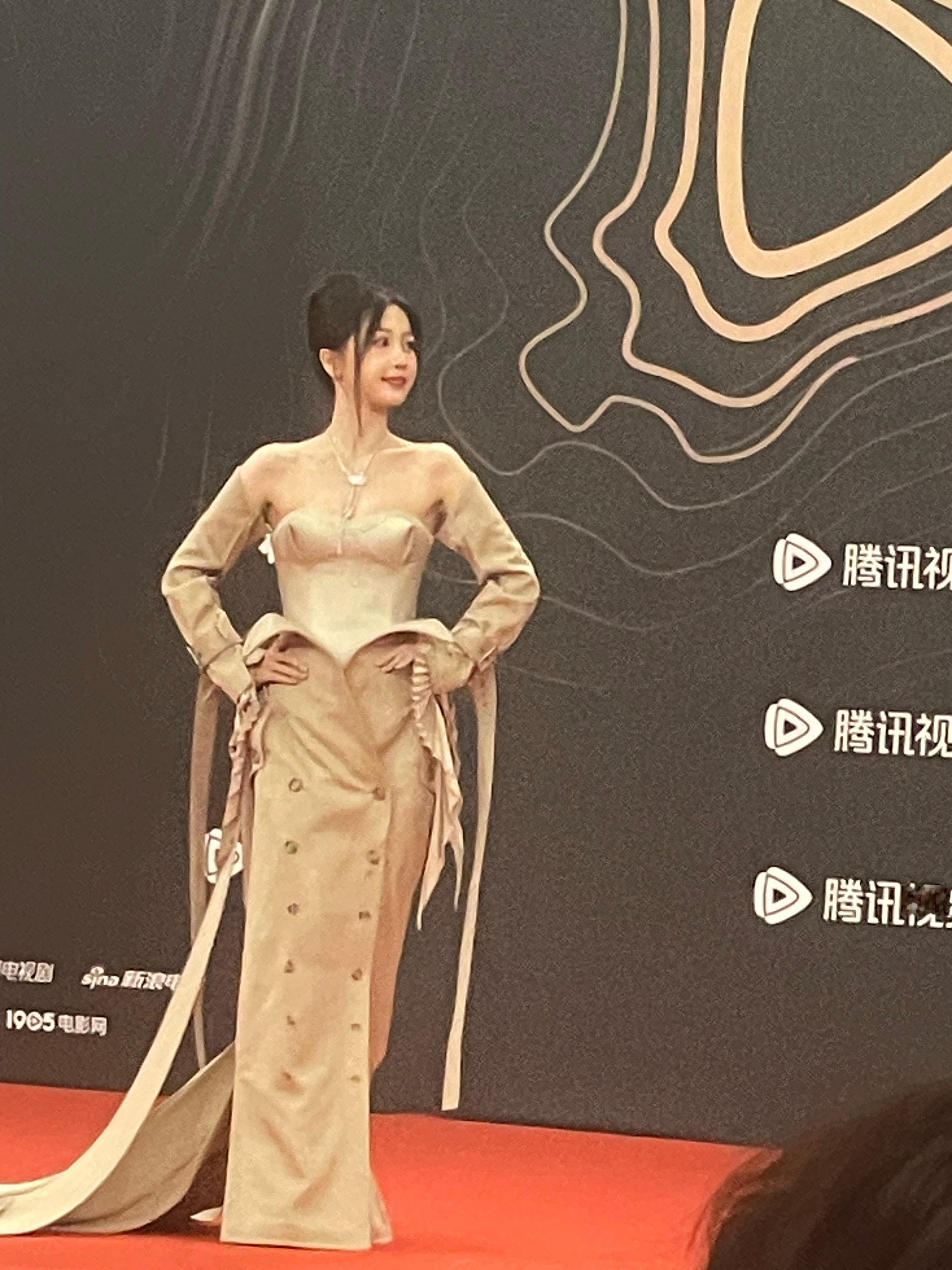 虞书欣！！妈妈级别！！！ 