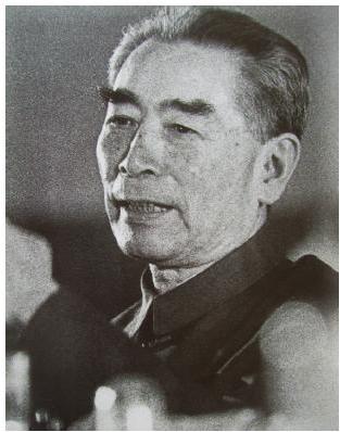 1975年，病重的周总理用虚弱的声音对妻子邓颖超说：“小超啊，我走后就不要保留骨