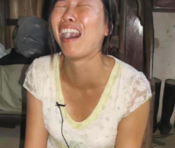 5岁女童偷吃一块油渣，被亲妈灌热油虐死，出狱后刨坟扬灰泯灭人性

1993年青海