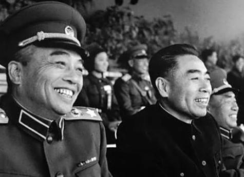 彭老总和贺老总的“大老粗”是完全不同的，贺老总都大老粗主要是旧式军阀的义气，对政